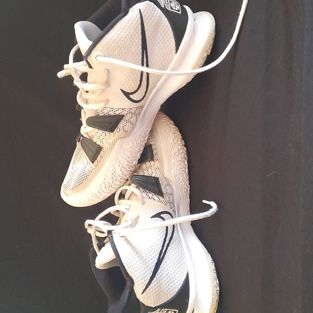 Mens Nike Kyrie 7 Brooklyn Beats